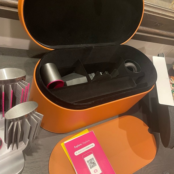 Dyson Airwrap Complete Styler - Orange - Picture 3 of 10